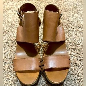 VINCE CAMUTO womens wedges, like new, size 9